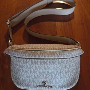 MK-Medium Logo Crossbody-Natural & Gold-EXC Cond